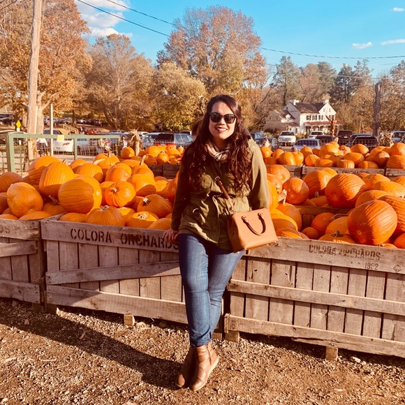 Meet your Posher, Nancy - Picture 2 of 3